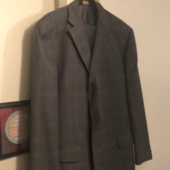Men’s suit - Picture 1 of 3